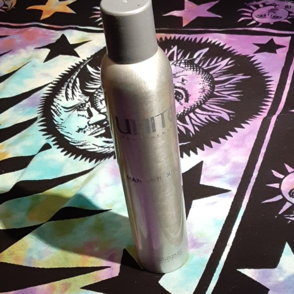 Max Control Spray with Strong Hold